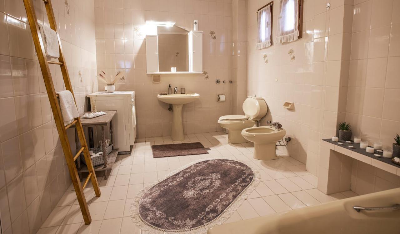 Georgia'S Guesthouse カストリア エクステリア 写真