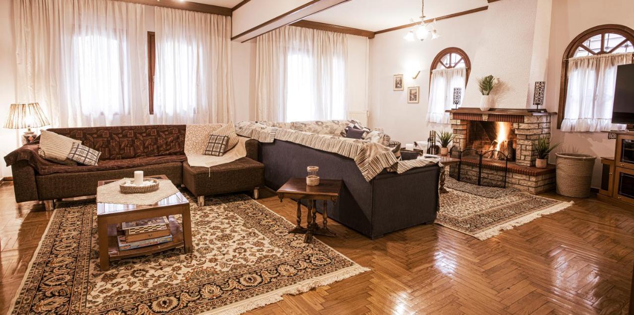 Georgia'S Guesthouse カストリア エクステリア 写真
