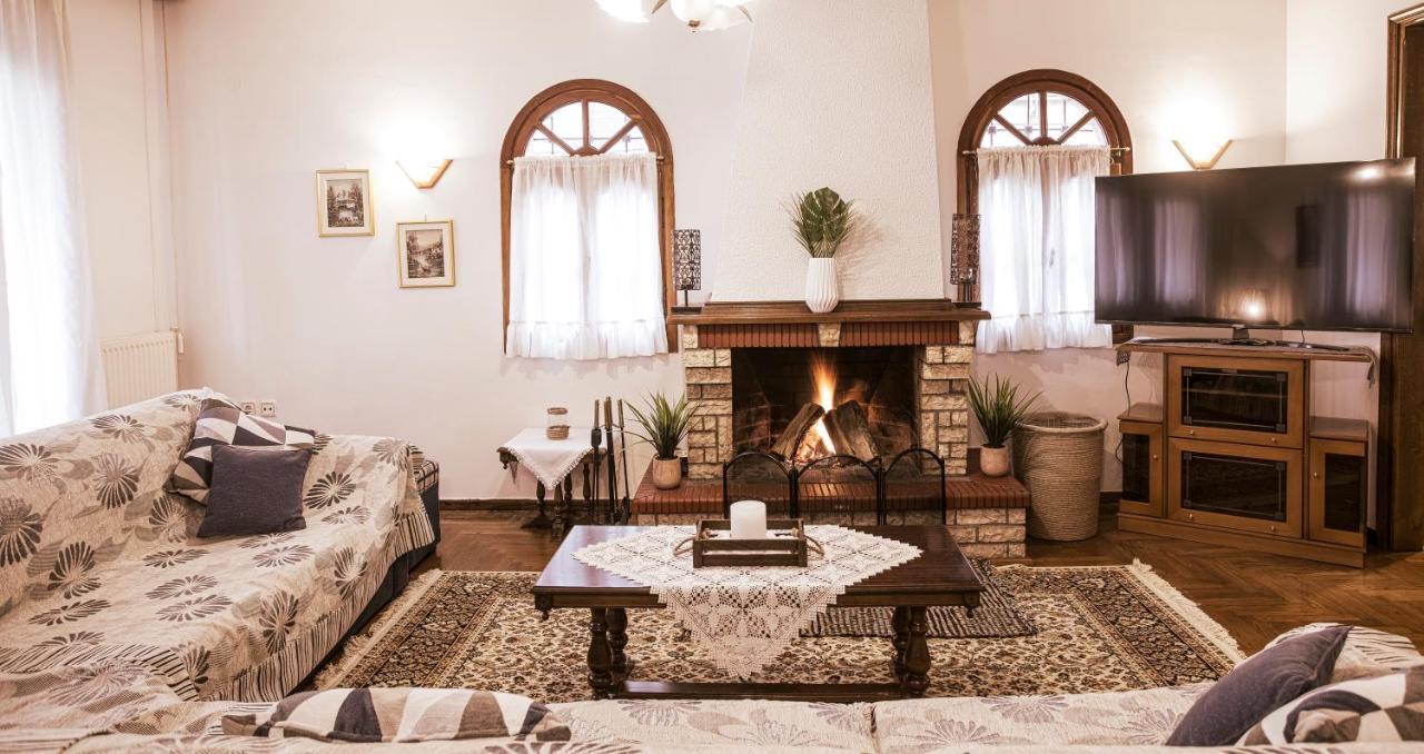Georgia'S Guesthouse カストリア エクステリア 写真