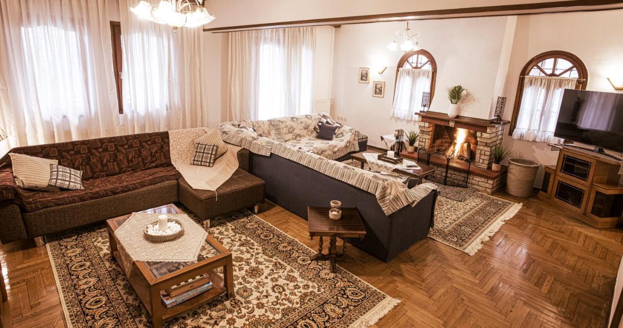 Georgia'S Guesthouse カストリア エクステリア 写真